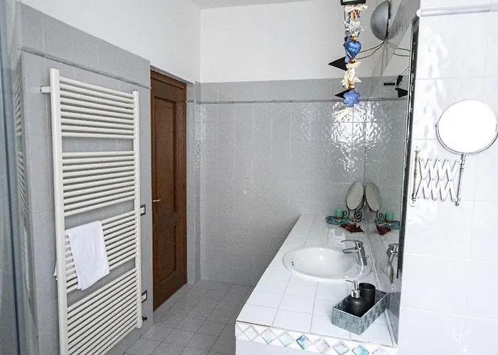 Casa Emi Apartman Lezzeno